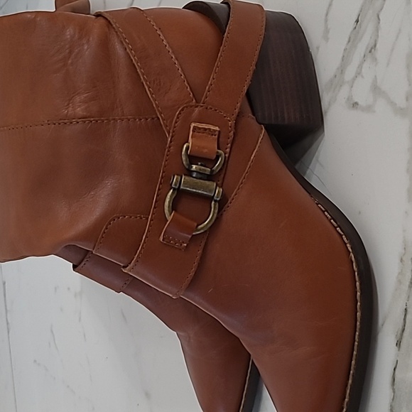 NWOT display model Design Lab genuine leather congac color boots. Size 40 or 9. - Picture 2 of 7